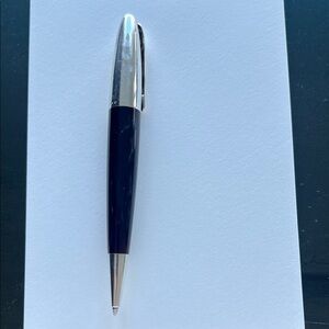 Elegant Black and Silver Pen